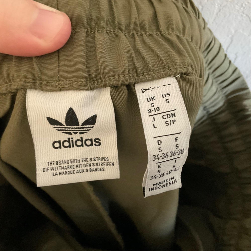 Adidas Women's Wide Leg Green Cargo Pants - Size Small - Streetwear Athleisure - Picture 6 of 9